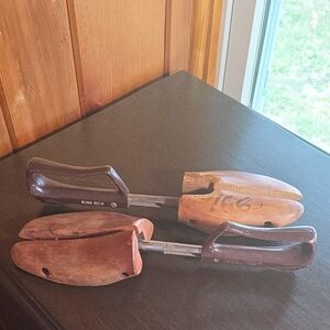 Nunn Bush Wood Shoe Shape Keepers